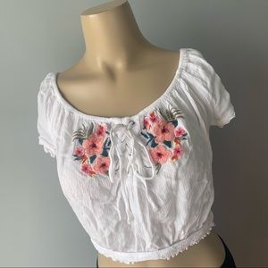 NEW HOLLISTER FLORAL WHITE RUFFLED FLOWER PINK COTTON CROP TOP SIZE XS